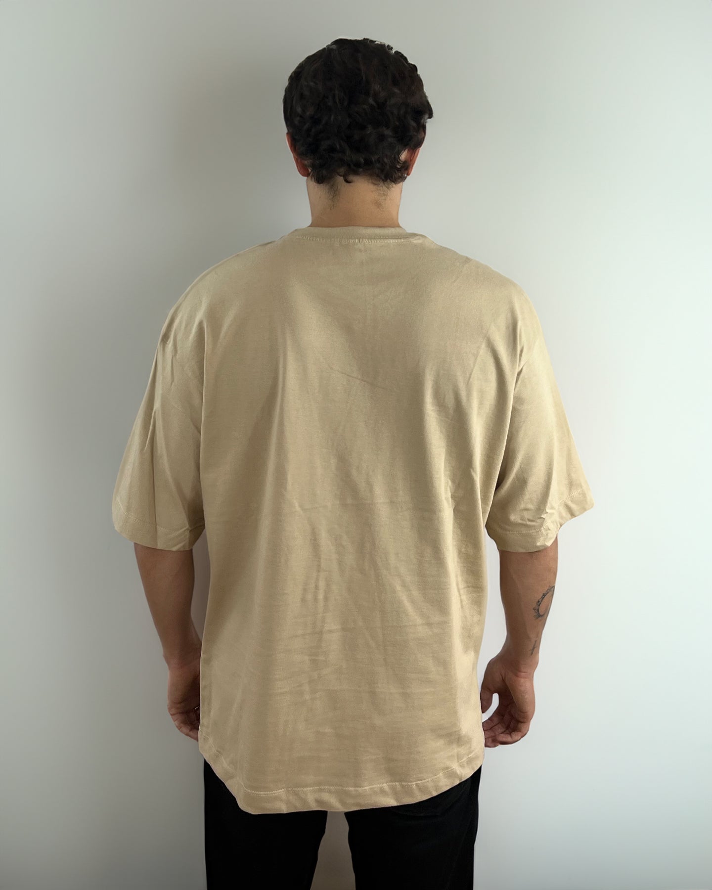 Camiseta Oversized Unisex Resilient Nude