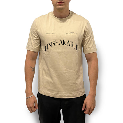 Camiseta Unisex Regular Fit Unshakeble Nude