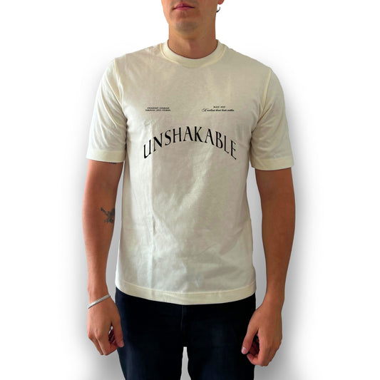 Camiseta Unisex Regular Fit Unshakeble Vainilla